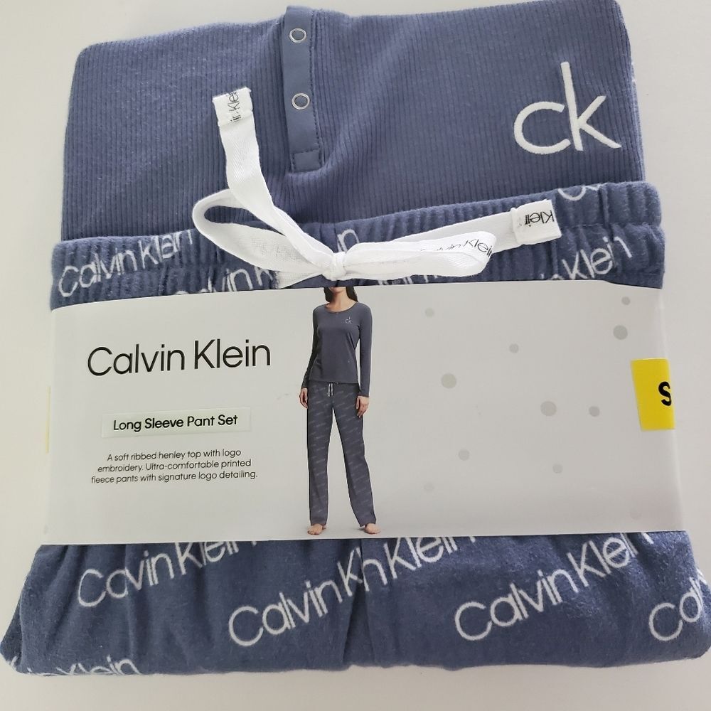 NWT Calvin Klein Long Sleeve Pant Set Size S